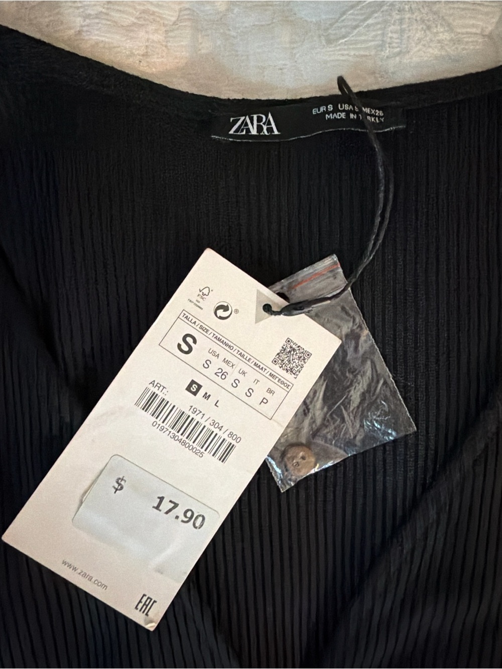 ZARA Black Ribbed V-Neck Button Front Top - Picture 3 of 3